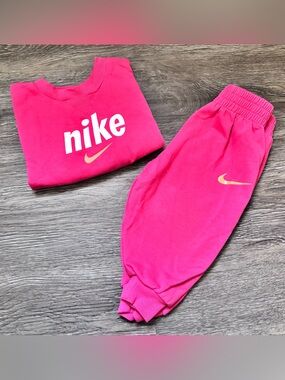 Nike Bright Pink Kids Sweatpants & Top Set - Swoosh Logo